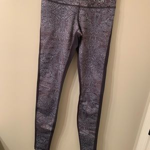COPY - Lululemon Wunder Under Legging size 4